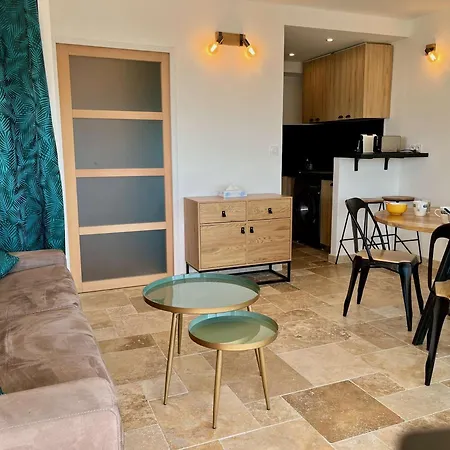 Moderne Avec Parking Et Climatisation A - Fr-1-226b-187 *